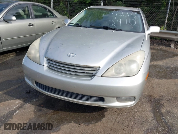 2004 Lexus ES 330 with VIN JTHBA30G040006308, listed as a IAAI auction lot 42152910 with 225,560 mi miles. Bid and sale history available at carsss.com. Image 6.