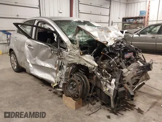 2013 Kia Rio LX with VIN KNADM5A31D6274318, listed as a IAAI auction lot 40986091 with 182,000 mi miles. Bid and sale history available at carsss.com. Image 1.