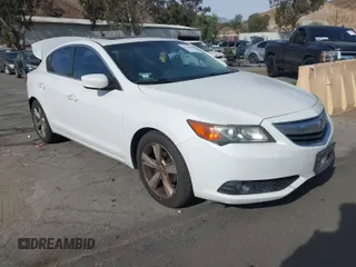 2014 Acura ILX Tech Pkg with VIN 19VDE1F76EE004171, listed as a IAAI auction lot 41134838 with 269,683 mi miles. Bid and sale history available at carsss.com. Image 1.