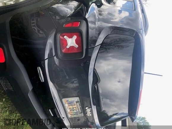 2018 Jeep Renegade Latitude with VIN ZACCJBBB6JPH80201, listed as a IAAI auction lot 42219606 with 138,145 mi miles and . Bid and sale history available at carsss.com. Image 3.