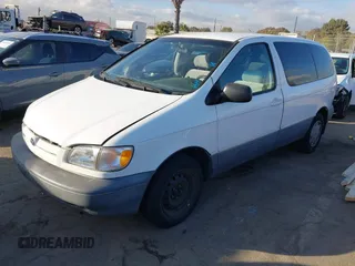 2000 Toyota Sienna CE with VIN 4T3GF19CXYU297351, listed as a IAAI auction lot 41086347 with 40,258 mi miles. Bid and sale history available at carsss.com. Image 2.