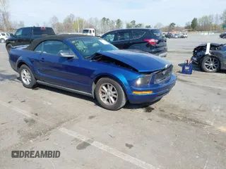 2008 Ford Mustang Deluxe with VIN 1ZVHT84N685193538, listed as a IAAI auction lot 41900065 with 132,208 mi miles and . Bid and sale history available at carsss.com. Image 1.