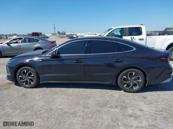 2024 Hyundai Sonata SEL with VIN KMHL64JA3RA394882, listed as a IAAI auction lot 41776070 with 9,547 mi miles. Bid and sale history available at carsss.com. Image 14.