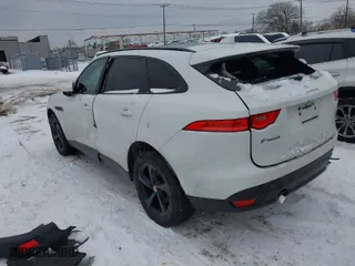 2019 Jaguar F-PACE 25t Premium with VIN SADCJ2FX2KA609389, listed as a IAAI auction lot 41001997 with 85,625 mi miles. Bid and sale history available at carsss.com. Image 3.