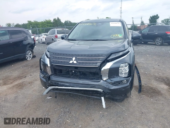 2024 Mitsubishi Outlander SE z VIN JA4J3VA81RZ049952, wystawiony jako IAAI lot #42448676 z przebiegiem 33 337 mil mil oraz . Historia ofert i sprzedaży dostępna na DreamBid. Obrazek 6.