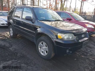2006 Ford Escape Limited with VIN 1FMYU94196KA27821, listed as a IAAI auction lot 41440532 with 181,165 mi miles. Bid and sale history available at carsss.com. Image 1.