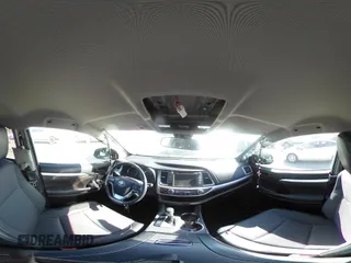 2018 Toyota Highlander LE z VIN 5TDBZRFH2JS838268, wystawiony jako IAAI lot #41540323 z przebiegiem 151 773 mil mil oraz . Historia ofert i sprzedaży dostępna na DreamBid. Obrazek 24.