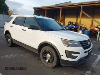 2016 Ford Police Interceptor Utility z VIN 1FM5K8ARXGGA63177, wystawiony jako IAAI lot #40681723 z przebiegiem 156 832 mil mil oraz . Historia ofert i sprzedaży dostępna na DreamBid. Obrazek 1.
