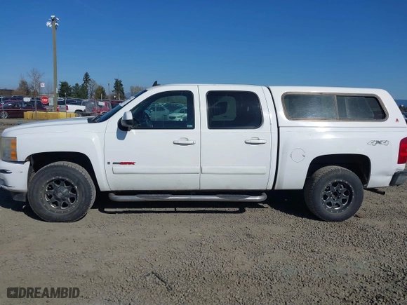 2007 Chevrolet Silverado 1500 LTZ with VIN 2GCFK13Y471695819, listed as a IAAI auction lot 41755850 with 216,487 mi miles. Bid and sale history available at carsss.com. Image 15.