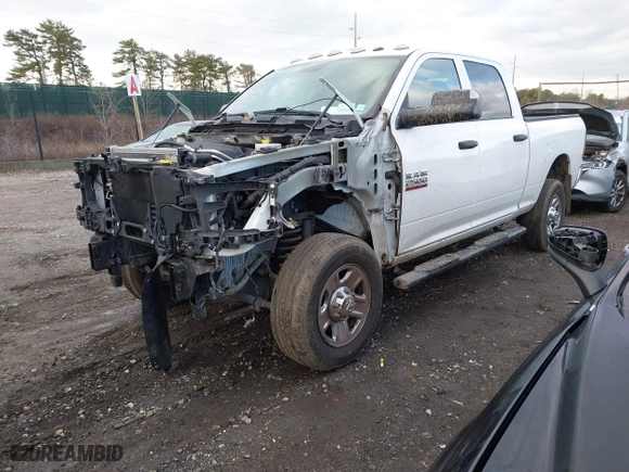 2018 Ram 2500 Tradesman with VIN 3C6UR5CJ4JG147600, listed as a IAAI auction lot 41514148 with 115,289 mi miles. Bid and sale history available at carsss.com. Image 17.