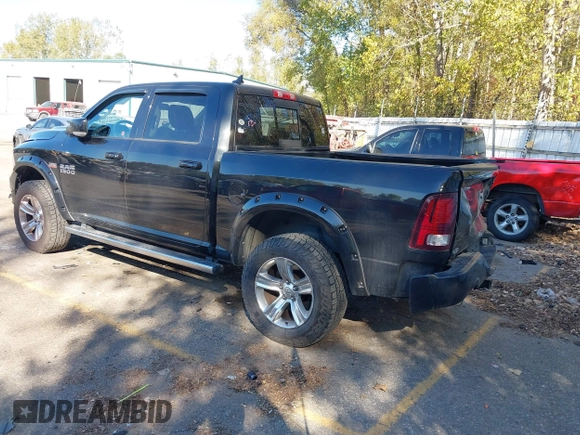 2018 Ram 1500 Sport z VIN 1C6RR7MT0JS174934, wystawiony jako IAAI lot #40564822 z przebiegiem 77 304 mil mil oraz . Historia ofert i sprzedaży dostępna na DreamBid. Obrazek 3.