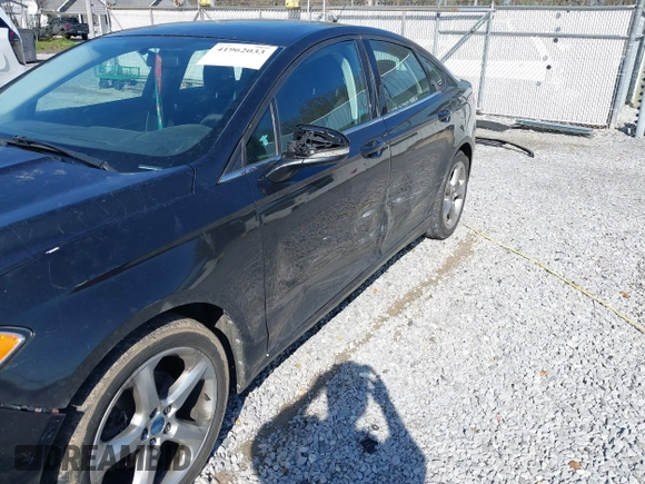2013 Ford Fusion SE with VIN 3FA6P0HR6DR133608, listed as a IAAI auction lot 41962033 with 221,603 mi miles. Bid and sale history available at carsss.com. Image 6.