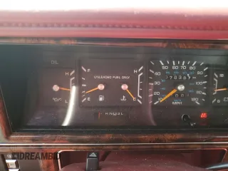 1992 Chrysler New Yorker z VIN 1C3XV66R2ND759195, wystawiony jako Copart lot #69650044 z przebiegiem 70 387 mil mil oraz Szkody całkowita. Historia ofert i sprzedaży dostępna na DreamBid. Obrazek 9.
