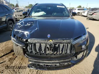 2018 Maserati Levante GranSport z VIN ZN661XUS2JX302411, wystawiony jako Copart lot #79459504 z przebiegiem 83 989 mil mil oraz Czysty tytuł • Clean title. Historia ofert i sprzedaży dostępna na DreamBid. Obrazek 5.
