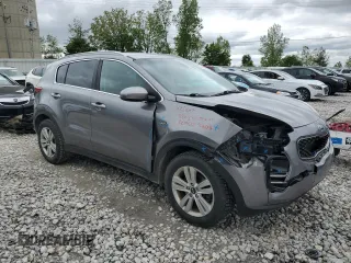 2017 Kia Sportage LX z VIN KNDPMCAC6H7183873, wystawiony jako Copart lot #58050925 z przebiegiem 116 754 mil mil oraz Czysty tytuł • Clean title. Historia ofert i sprzedaży dostępna na DreamBid. Obrazek 4.