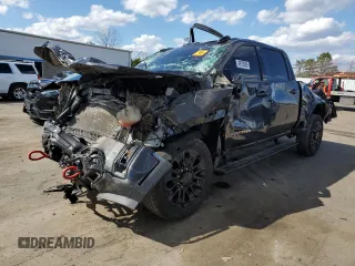 2024 GMC Sierra 2500HD AT4 z VIN 1GT49PE77RF264722, wystawiony jako Copart lot #49703595 z przebiegiem Nie podano mil oraz Szkoda całkowita • Salvage title. Historia ofert i sprzedaży dostępna na DreamBid. Obrazek 1.
