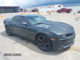 2014 Chevrolet Camaro LT z VIN 2G1FC1E31E9254364, wystawiony jako IAAI lot #42230839 z przebiegiem 102 036 mil mil oraz . Historia ofert i sprzedaży dostępna na DreamBid. Obrazek 1.