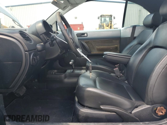 2009 Volkswagen Beetle S with VIN 3VWRG31Y09M406134, listed as a Copart auction lot 69293484 with 116,733 mi miles and Salvage title. Bid and sale history available at DreamBid. Image 7.