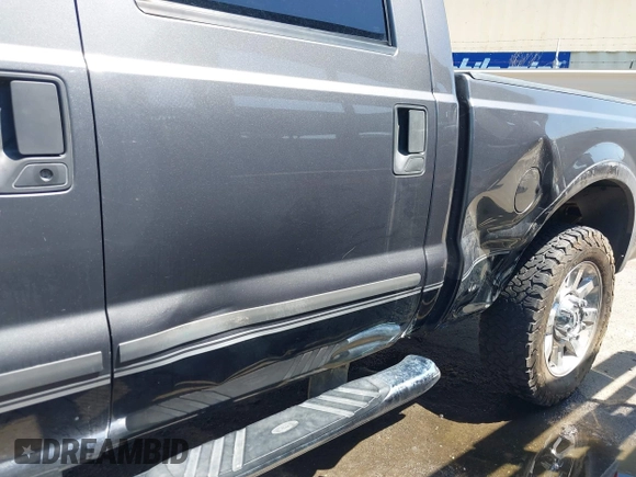 2008 Ford Super Duty F-250 SRW XL with VIN 1FTSW21R08EB98044, listed as a IAAI auction lot 42002642 with 197,393 mi miles. Bid and sale history available at carsss.com. Image 6.