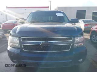 2008 Chevrolet Suburban LTZ with VIN 1GNFK16Y68R143010, listed as a IAAI auction lot 41209402 with 160,182 mi miles. Bid and sale history available at carsss.com. Image 12.