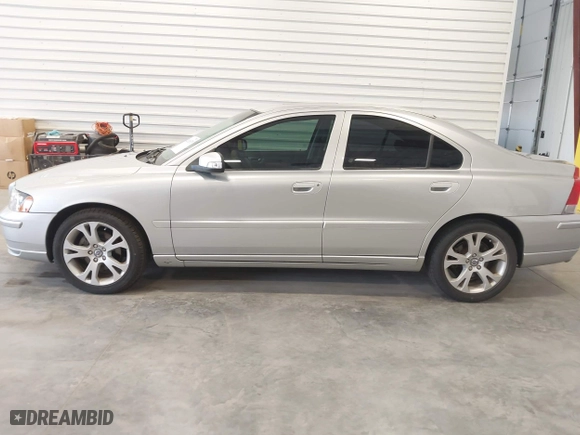 2009 Volvo S60 2.5T with VIN YV1RS592592733286, listed as a IAAI auction lot 42020873 with 129,880 mi miles. Bid and sale history available at carsss.com. Image 14.