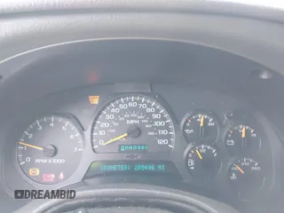2004 Chevrolet TrailBlazer LT with VIN 1GNDT13S742129740, listed as a IAAI auction lot 41855217 with 205,496 mi miles. Bid and sale history available at carsss.com. Image 7.