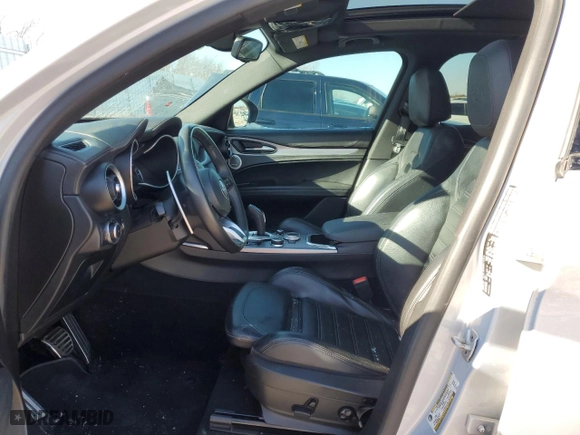 2020 Alfa Romeo Stelvio Ti with VIN ZASPAKBN1L7C98688, listed as a Copart auction lot 80708474 with 45,102 mi miles and Clean Title. Bid and sale history available at carsss.com. Image 7.