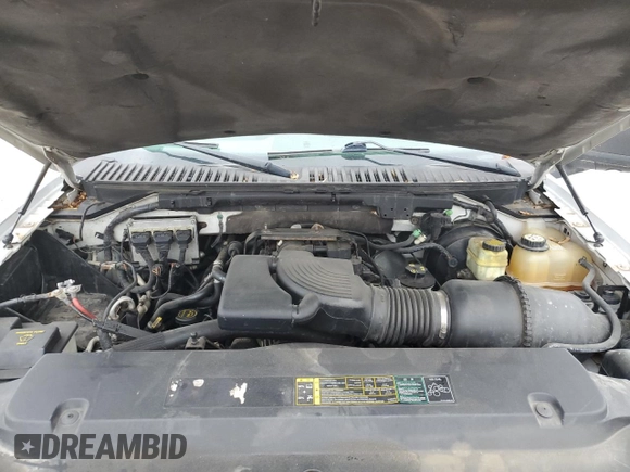 2004 Ford Expedition Special Service with VIN 1FMEU15W04LB07353, listed as a Copart auction lot 58019895 with 230,542 mi miles and Salvage title. Bid and sale history available at DreamBid. Image 12.
