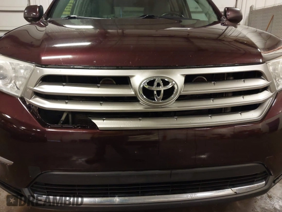 2013 Toyota Highlander Limited with VIN 5TDDK3EH0DS273650, listed as a IAAI auction lot 42488316 with 256,774 mi miles and . Bid and sale history available at DreamBid. Image 6.