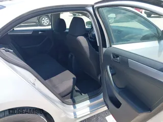2015 Volkswagen Jetta SE with VIN 3VWD17AJ5FM284954, listed as a IAAI auction lot 42648257 with 192,230 mi miles and . Bid and sale history available at DreamBid. Image 8.