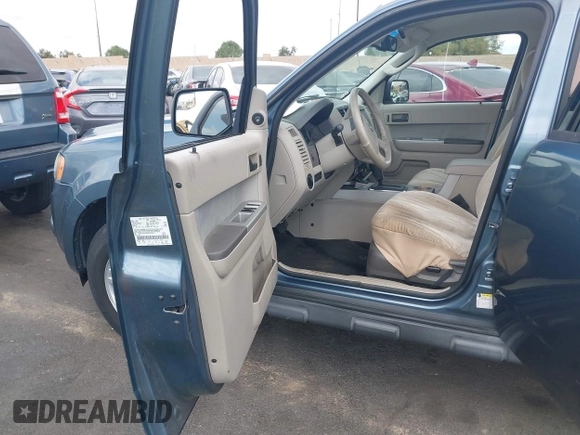 2012 Ford Escape Hybrid z VIN 1FMCU5K36CKB12795, wystawiony jako IAAI lot #41870941 z przebiegiem 91 570 mil mil oraz . Historia ofert i sprzedaży dostępna na DreamBid. Obrazek 5.