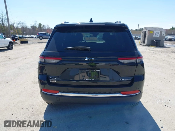 2024 Jeep Grand Cherokee Laredo z VIN 1C4RJHAG3RC697996, wystawiony jako IAAI lot #41973399 z przebiegiem 14 680 mil mil oraz . Historia ofert i sprzedaży dostępna na DreamBid. Obrazek 16.