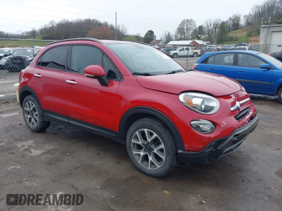2018 FIAT 500X Trekking z VIN ZFBCFYCB6JP690033, wystawiony jako IAAI lot #41966797 z przebiegiem 129 236 mil mil oraz . Historia ofert i sprzedaży dostępna na DreamBid. Obrazek 1.