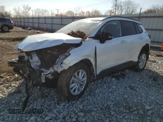 2022 Toyota Corolla Cross LE z VIN 7MUBAABG3NV043084, wystawiony jako Copart lot #48315025 z przebiegiem Nie podano mil oraz Szkoda całkowita • Salvage title. Historia ofert i sprzedaży dostępna na DreamBid. Obrazek 1.
