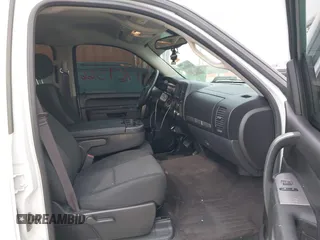 2013 Chevrolet Silverado 1500 LT with VIN 3GCPKSE71DG300433, listed as a IAAI auction lot 41769366 with 210,857 mi miles. Bid and sale history available at carsss.com. Image 5.