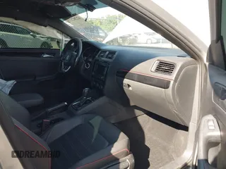 2015 Volkswagen Jetta GLI SEL с VIN 3VW4S7AJXFM345552, выставлен на аукционе IAAI как лот 42202133 с пробегом 111 303 миль миль и . История ставок и продаж доступна на DreamBid. Изображение 5.