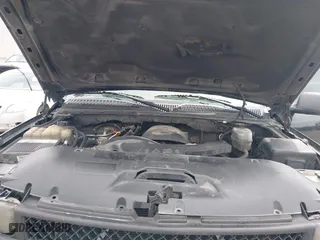 2005 Chevrolet Tahoe Z71 with VIN 1GNEC13T35R243319, listed as a IAAI auction lot 42021248 with 301,747 mi miles. Bid and sale history available at carsss.com. Image 10.