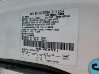 1999 Lincoln Town Car Executive z VIN 1LNHM81WXXY627319, wystawiony jako Copart lot #60830165 z przebiegiem 122 118 mil mil oraz Szkoda całkowita • Salvage title. Historia ofert i sprzedaży dostępna na DreamBid. Obrazek 12.