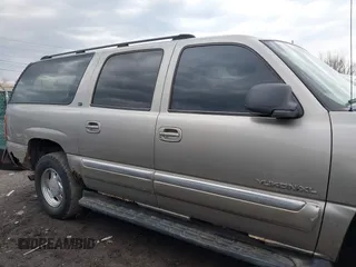 2002 GMC Yukon XL SLT with VIN 3GKFK16Z72G344251, listed as a IAAI auction lot 41644337 with 196,118 mi miles. Bid and sale history available at carsss.com. Image 13.