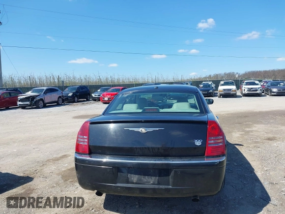2006 Chrysler 300 C with VIN 2C3LA63H96H490736, listed as a IAAI auction lot 41998112 with 184,090 mi miles. Bid and sale history available at carsss.com. Image 16.
