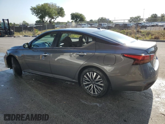 2025 Nissan Altima SV with VIN 1N4BL4DV3SN348321, listed as a Copart auction lot 54357735 with 5,546 mi miles and Clean Title. Bid and sale history available at DreamBid. Image 2.