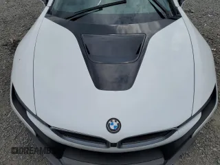 2015 BMW i8 z VIN WBY2Z2C56FV392042, wystawiony jako Copart lot #66972874 z przebiegiem Nie podano mil oraz Szkoda całkowita • Salvage title. Historia ofert i sprzedaży dostępna na DreamBid. Obrazek 11.
