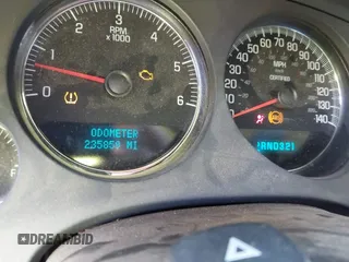 2007 Chevrolet Tahoe Police z VIN 1GNEC03097R417705, wystawiony jako IAAI lot #41882598 z przebiegiem 235 859 mil mil oraz . Historia ofert i sprzedaży dostępna na DreamBid. Obrazek 7.