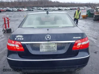 2013 Mercedes-Benz E-Class E 350 Luxury with VIN WDDHF8JB2DA726819, listed as a IAAI auction lot 41545234 with 139,794 mi miles. Bid and sale history available at carsss.com. Image 16.