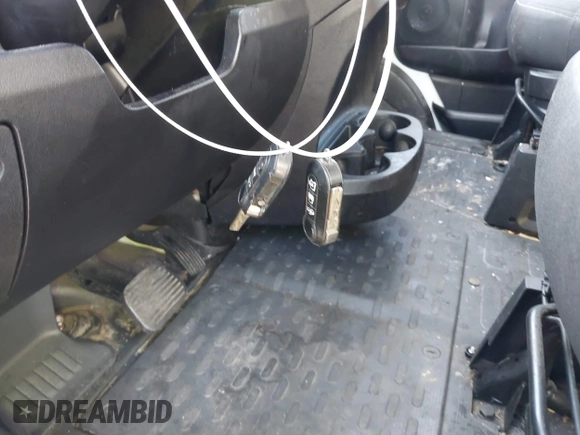 2015 Ram ProMaster Cargo z VIN 3C6TRVDG8FE501040, wystawiony jako IAAI lot #41973468 z przebiegiem 151 465 mil mil oraz . Historia ofert i sprzedaży dostępna na DreamBid. Obrazek 11.