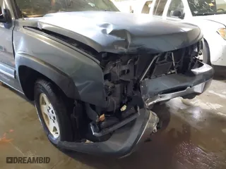 2006 Chevrolet Silverado 1500 LT2 with VIN 1GCEK19B96Z181792, listed as a IAAI auction lot 41355159 with 134,885 mi miles. Bid and sale history available at carsss.com. Image 6.