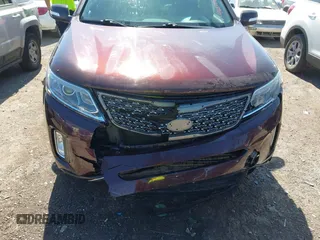 2015 Kia Sorento SX Limited with VIN 5XYKW4A76FG589701, listed as a IAAI auction lot 41661272 with 91,633 mi miles. Bid and sale history available at carsss.com. Image 6.
