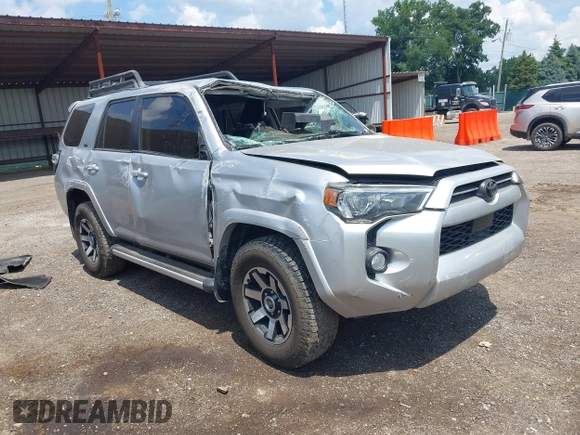 2020 Toyota 4Runner SR5 with VIN JTEBU5JR6L5807164, listed as a IAAI auction lot 42687254 with 127,825 mi miles and . Bid and sale history available at DreamBid. Image 1.