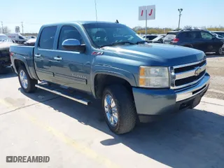 2010 Chevrolet Silverado 1500 LT with VIN 3GCRKSE33AG251396, listed as a IAAI auction lot 41773362 with 176,979 mi miles. Bid and sale history available at carsss.com. Image 1.