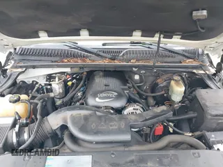 2002 GMC Yukon XL SLT z VIN 1GKEC16Z42J136352, wystawiony jako IAAI lot #42300333 z przebiegiem 212 362 mil mil oraz . Historia ofert i sprzedaży dostępna na DreamBid. Obrazek 10.